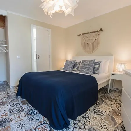 Terrace & River View In Alfama Daire