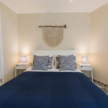 Apartment Terrace & River View In Alfama Lisbon