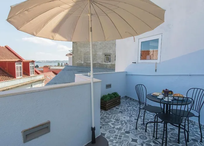 Terrace & River View In Alfama Lisboa