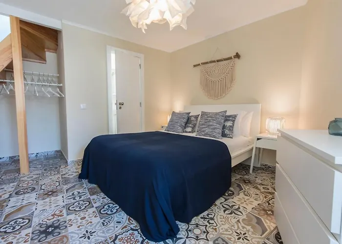 Terrace & River View In Alfama شقة