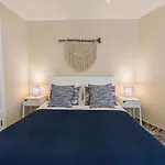 דירה Terrace & River View In Alfama ליסבון